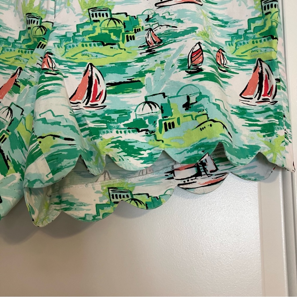 Crown & Ivy green shorts with scalloped hem and sailboat print. Size: 22 - Picture 2 of 6